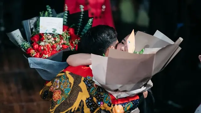Momen Manis Pentas Betrand Peto (sumber: instagram/ruben_onsu)