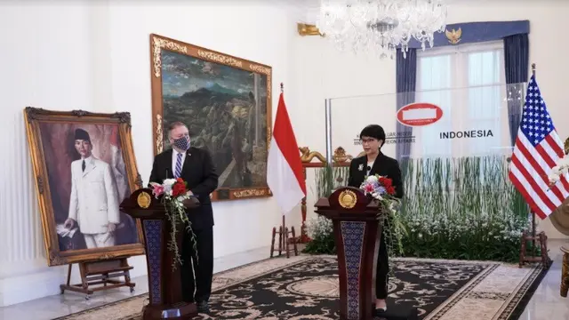 Menlu RI Retno Marsudi dan Menlu AS Mike Pompeo dalam press briefing pada 29 Oktober 2020. (Photo credit: Kementerian Luar Negeri RI)