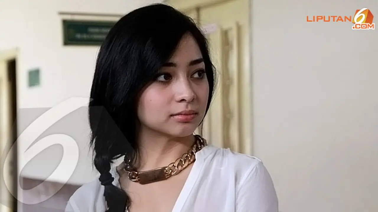 nikita-willy-130630c.jpg