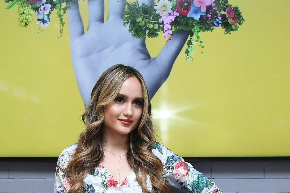[Bintang] Cinta Laura