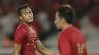 Bek Timnas Indonesia, Hansamu Yama, saat melawan Thailand pada laga kualifikasi Piala Dunia 2022 di SUGBK, Jakarta, Selasa (10/9). Indonesia takluk 0-3 dari Thailand. (Bola.com/M Iqbal Ichsan)