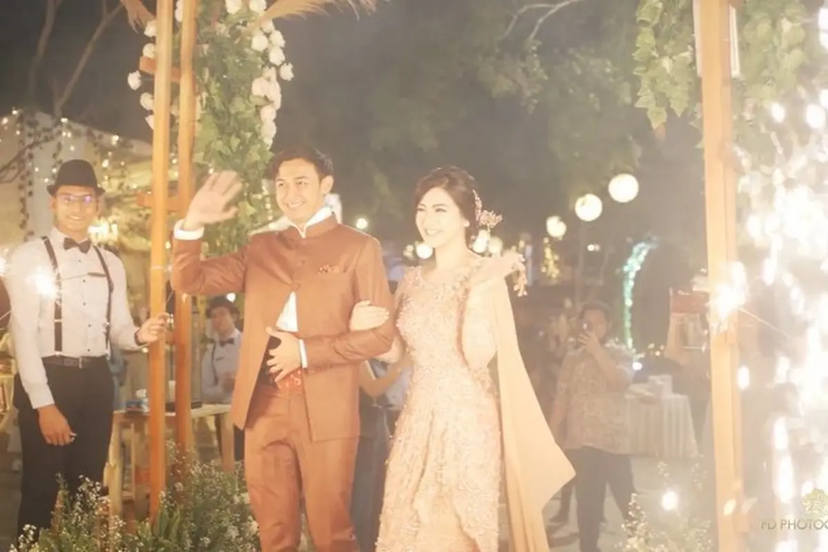 [Fimela] Lamaran Caesar  Hito dan Felicya Angelista