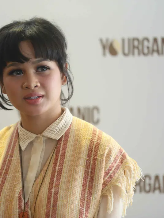 "Kalau saya paling pantang gula dan karbohidrat. Pantang bukan berarti saya tidak makan, saya makan tapi itu prioritas terbawah," tambah ibu dari Anaku Askara Biru. (Nurwahyunan/Bintang.com)