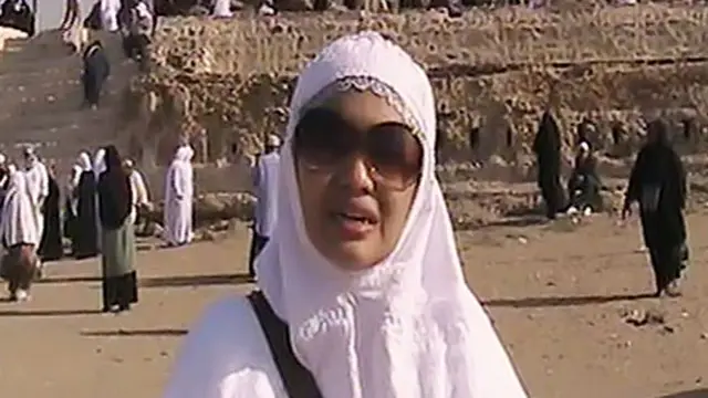 [VIDEO] Perjalanan Fitri Carlina Saat Umroh