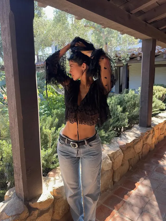 Kylie Jenner saat Pesta Ulang Tahun Sederhana ke 28. [@kyliejenner]