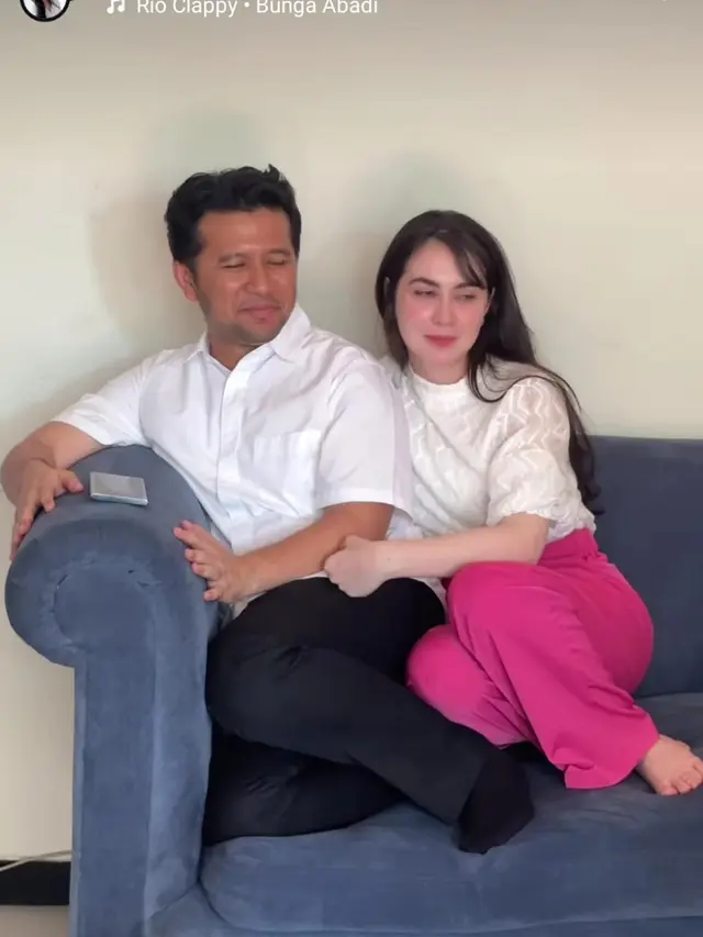 Kemesraan Arumi Bachsin Dukung Emil Dardak di Pilkada Jatim 2024, Gemas Bikin Iri. (instargam/arumibachsin_94, instagram/emildardak)