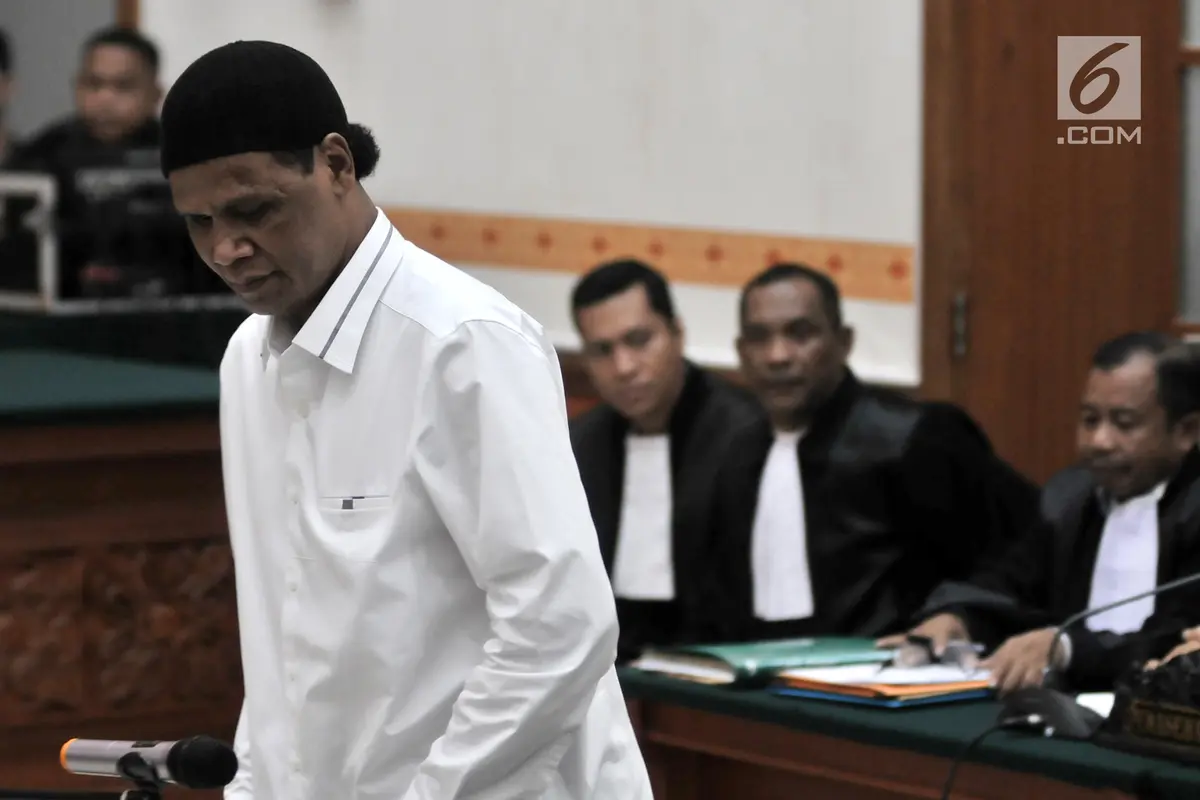 Berpeci Hitam, Hercules Jalani Sidang Perdana di PN Jakbar