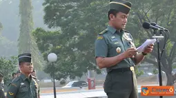 Citizen6, Cilangkap: TNI Mayor Jenderal TNI S. Supriyatna memberikan amanat yang dibacakan oleh Kababinkum TNI Mayor Jenderal TNI S. Supriyatna. (Pengirim: Badarudin Bakri)