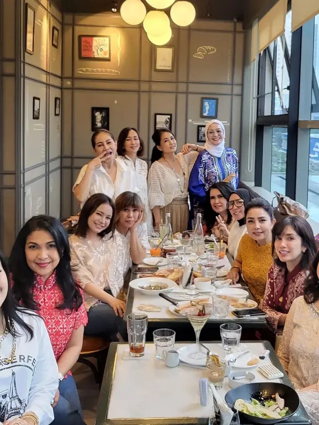 6 Momen Mayangsari Halal Bihalal Bareng Geng Sosialita 'Kepompong', Selalu Kompak