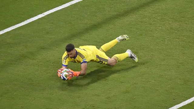 Kiper Spanyol Unai Simon