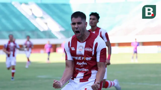 FOTO David Gonzalez, striker Persis Solo