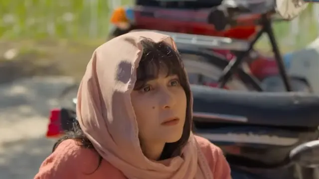 Luna Maya sebagai Suzzanna dalam film Suzzanna: Santet Dosa di Atas Dosa. (Foto: Dok. Soraya Intercine Films)