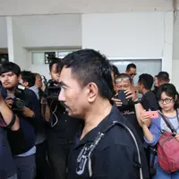 Vonis Gatot lebih ringan dari tuntutan. Seperti diketahui, Gatot dituntut 15 tahun penjara lantaran melakukan persetubuhan dengan wanita berinisial CT yang saat itu berusia 16 tahun. (Adrian Putra/Bintang.com)