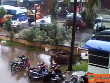 Genangan Air, Menimbulkan Kemacetan di Serpong