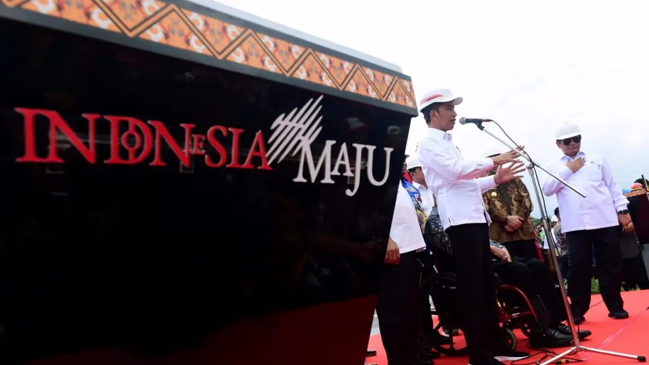 Presiden Jokowi meresmikan jalan tol Balikpapan - Samarinda. (Foto: Liputan6.com/Abelda Gunawan)