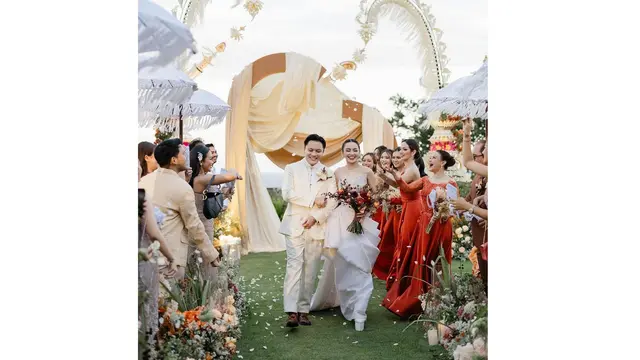 Momen resepsi Rizky Febian dan Mahalini di Bali