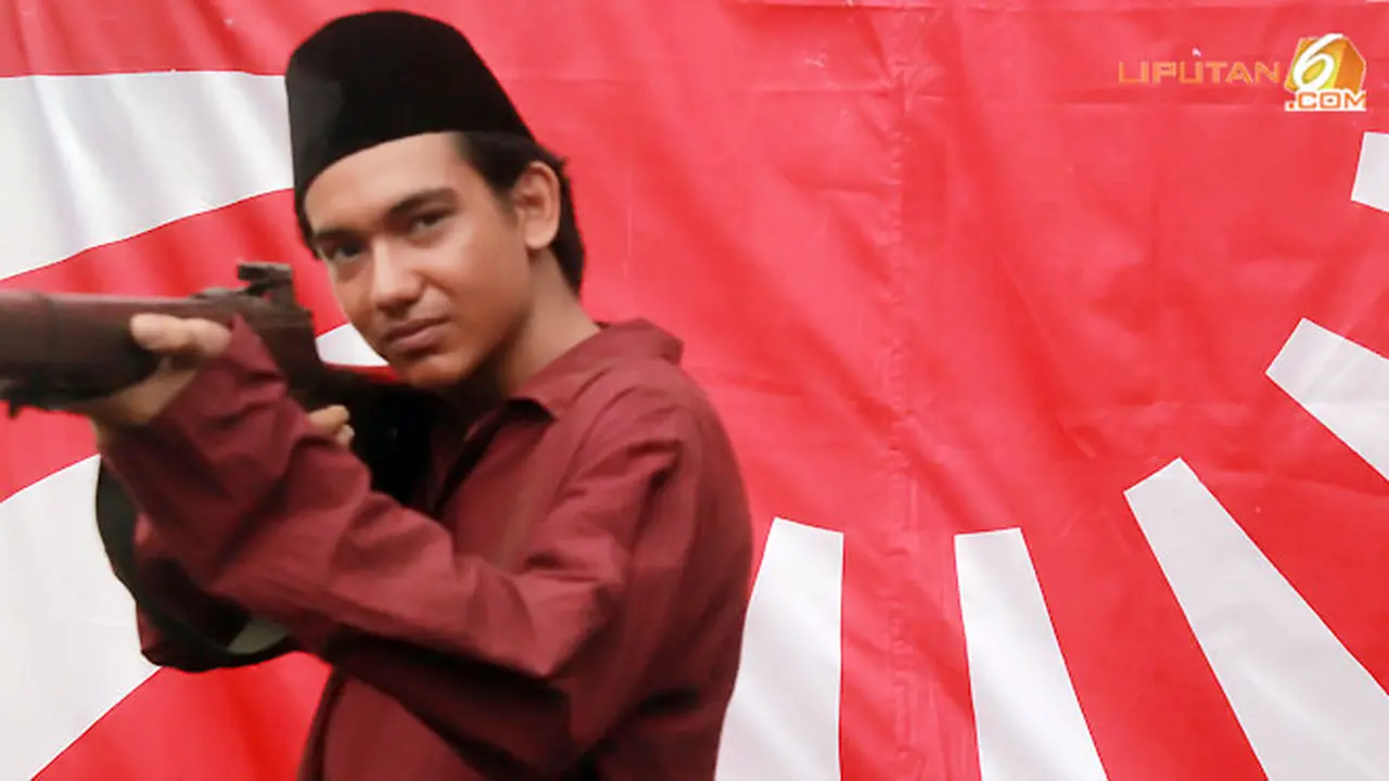 adipati-dolken-121216.jpg