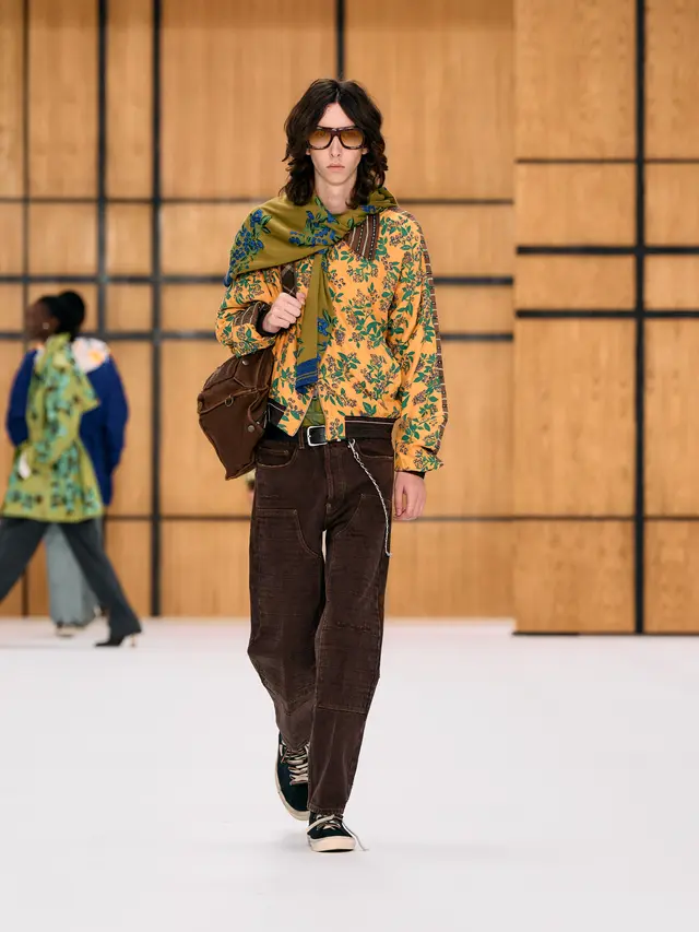 Burberry Summer 2027 Tampil Lebih Playful, Hadirkan Interpretasi Baru House Check