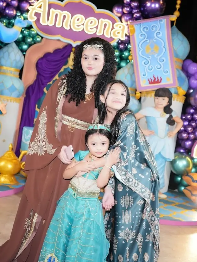 Potret Amora Lemos di Perayaan Ultah Ameena