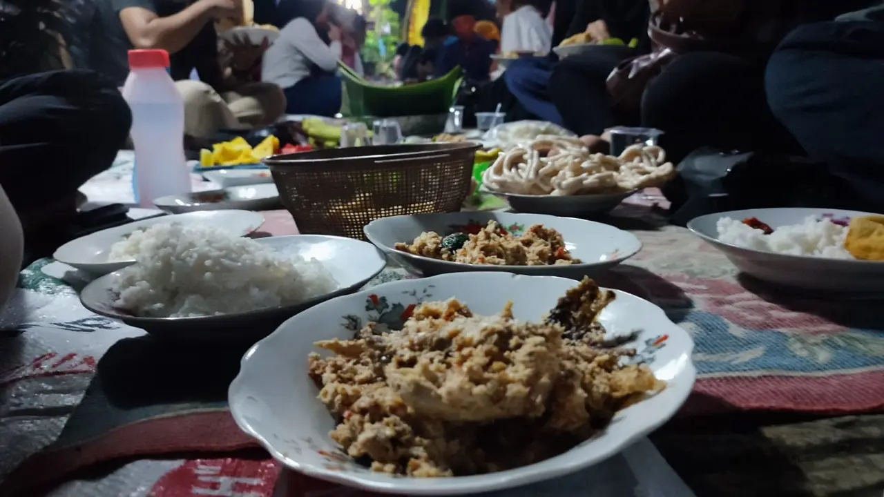 Tumpeng Sewu, Tradisi Menyantap Makanan Banyuwangi Jelang Idul Adha