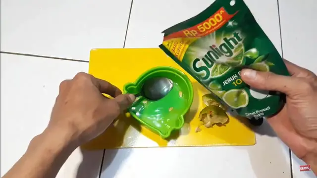 Tanpa Direndam Air Panas, Ini Trik Cuci Alat Makan Bekas Lemak Daging Agar Bersih dan Tidak Amis