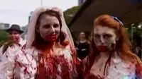 Ribuan warga Argentina berdandan dan berkostum ala zombie.