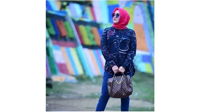 6 Potret Cantiknya Istri Mendiang Sys NS yang Menikah Lagi dengan Cinta Pertamanya
