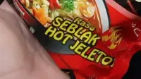 Foto bungkus Indomie Rasa Seblak Hot Jeletot.