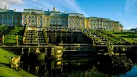 Peterhof Palace (sumber: pixabay)