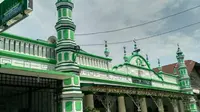 Salah satu masjid di Kota Padang. (Liputan6.com/ Novia Harlina)