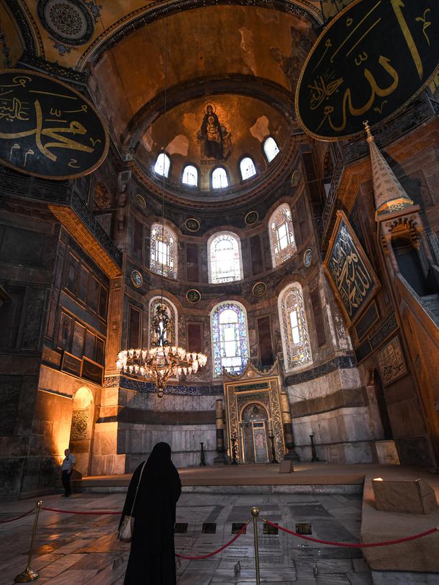 Kompleksnya Posisi Hagia Sophia