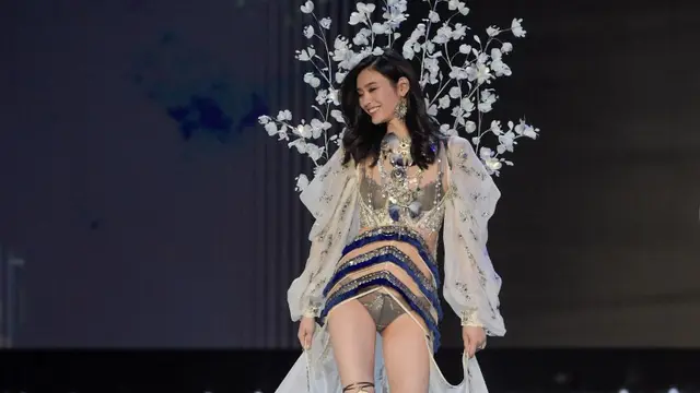 [Bintang] Ming Xi - Victoria's Secret