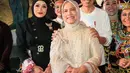 Reza Artamevia turut meramaikan acara Indonesia Presidential Gathering yang digelar di  Taman Kusuma Bangs IKN. [@rezaartameviaofficial].