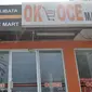 Kondisi plafon di OK OCE Mart Kalibata, Jakarta, Senin (3/9). Salah satu gerai minimarket yang digagas mantan Wagub DKI Sandiaga Uno ini masih buka, hanya saja sepi pembeli dan persedian barang hampir kosong. (Merdeka.com/Iqbal S. Nugroho)