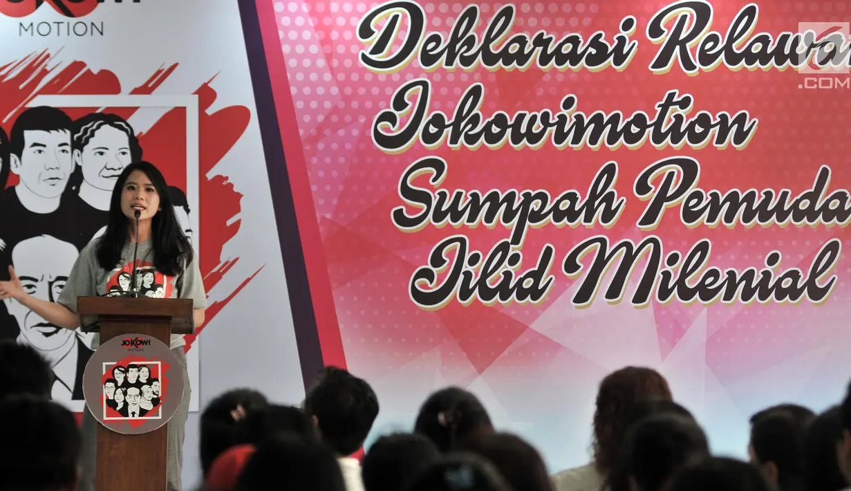 Ketum relawan Jokowimotion, Nike Supit memberi sambutan saat deklarasi dukung Jokowi-Ma'ruf Amin di Jakarta, Minggu (28/10). Jokowimotion merupakan relawan yang didirikan kaum milenial dari berbagai provinsi di Indonesia. (Merdeka.com/Iqbal S. Nugroho)