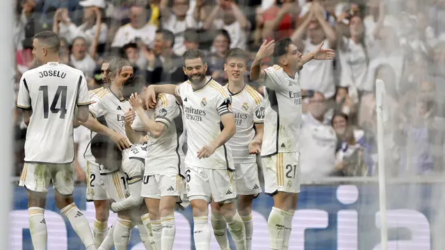 Selebrasi pemain Real Madrid ketika menang 3-0 atas Cadiz
