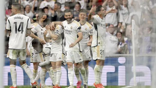 Selebrasi pemain Real Madrid ketika menang 3-0 atas Cadiz