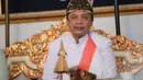 "Biar segar terus," ujar Sultan Arief sambil tersenyum. (Adrian Putra/Bintang.com)