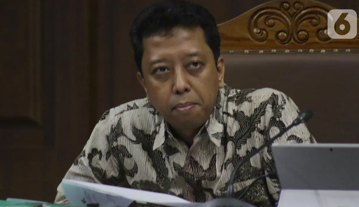 Terdakwa dugaan suap jual-beli jabatan di lingkungan Kemenag, M Romahurmuziy saat menjalani sidang lanjutan di Pengadilan Tipikor, Jakarta, Rabu (23/10/2019). Sidang mendengar keterangan saksi, salah satunya Kepala Kemenag Gresik Muafaq Wirahadi (Liputan6.com/Helmi Fithriansyah)