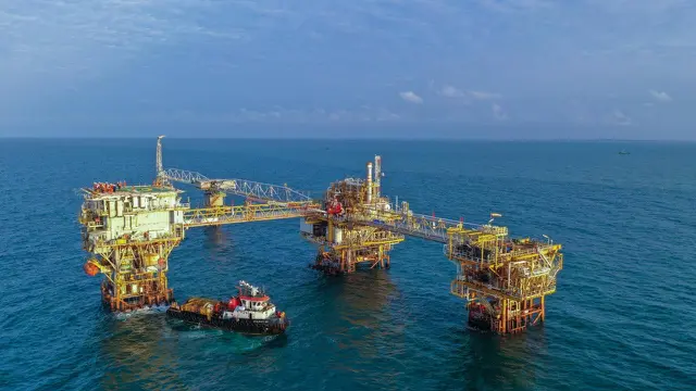 Saat Puluhan Pelajar Belajar Industri Perminyakan