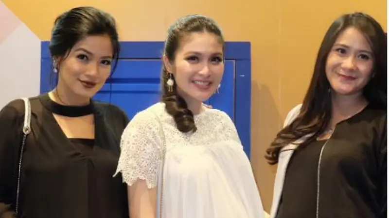 Ryana Dea, Sandra Dewi dan Titi Kamal