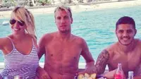 Wanda Nara, Maxi Lopez, dan Mauro Icardi saat berlibur bersama beberapa waktu lalu (calciomercatonews.com)