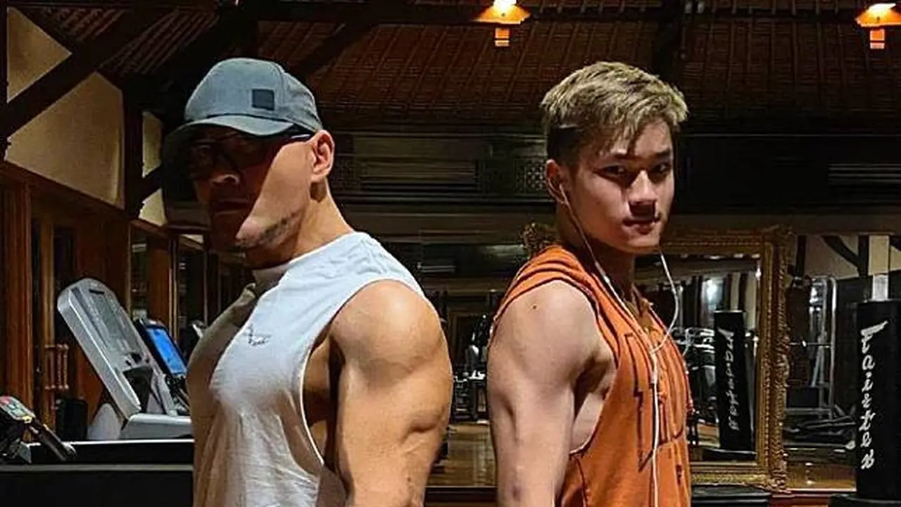 6 Transformasi Kebersamaan Deddy Corbuzier dan Azka dari Bayi Hingga Kini