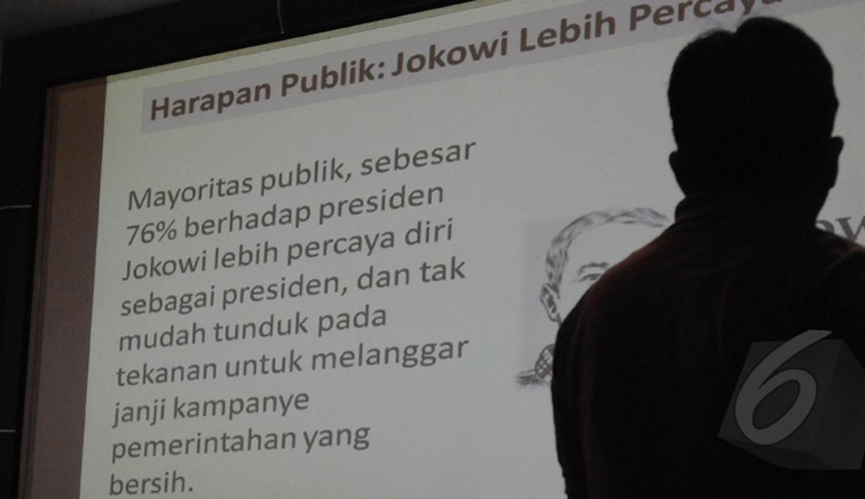 LSI memperlihatkan sebuah slide yang berisi harapan publik kepada Jokowi, Jakarta, Selasa (20/1//2015). (Liputan6.com/Herman Zakharia)