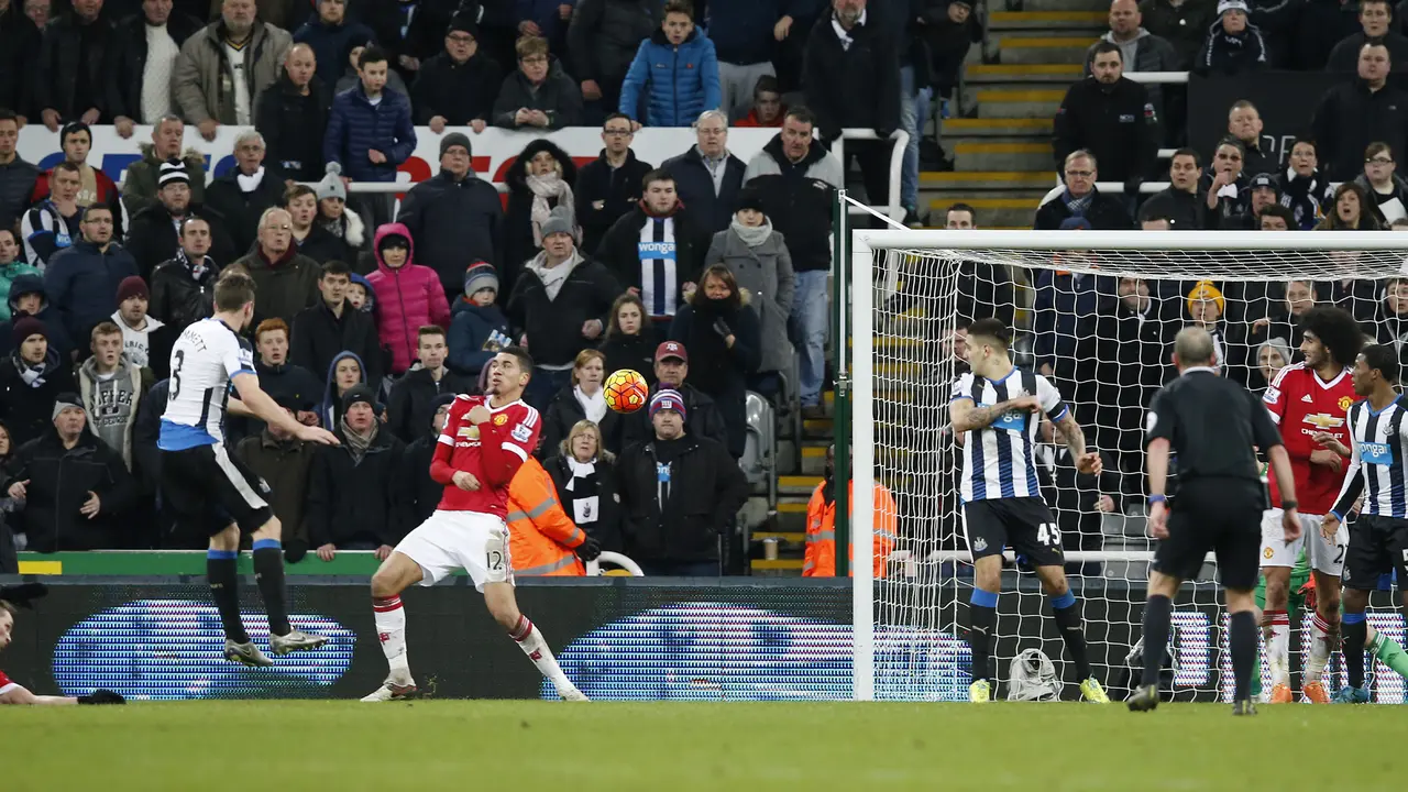 Gol Telat Newcastle Buyarkan Kemenangan MU