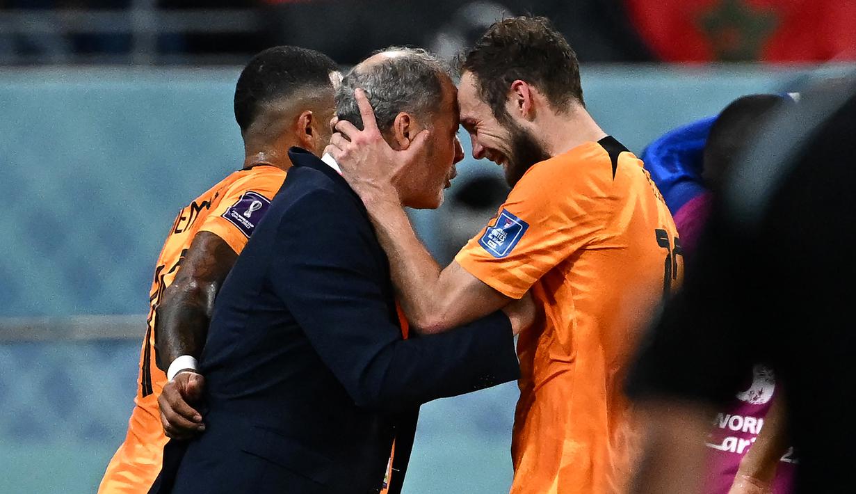 Gol tersebut menjadi gol kedua Daley Blind di ajang Pilaa Dunia. Sebelumnya ia telah mencetak satu gol pada Piala Dunia 2014 di Brasil. Gol keduanya ini dirayakan dengan emosional dengan sang ayah, Danny Blind yang juga menjabat sebagai asisten pelatih Timnas Belanda. (AFP/Anne-Christine Poujoulat)
