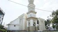 Masjid Al-Istiqomah di Stasiun Semarang Tawang. (dok. Twitter @keretaapikita/https://twitter.com/keretaapikita/status/1517138893296246785/photo/4)