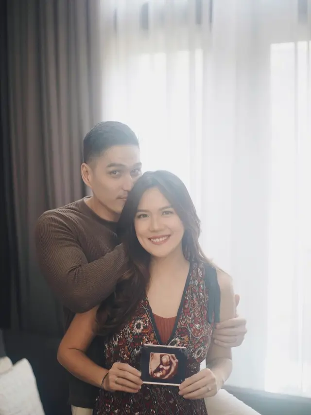 7 Momen Marcel Chandrawinata dan Istri Umumkan Kehamilan Pertama, Penuh Kebahagiaan