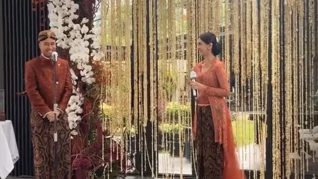 6 Momen Lamaran Vidi Aldiano dan Sheila Dara, Usung Adat Jawa