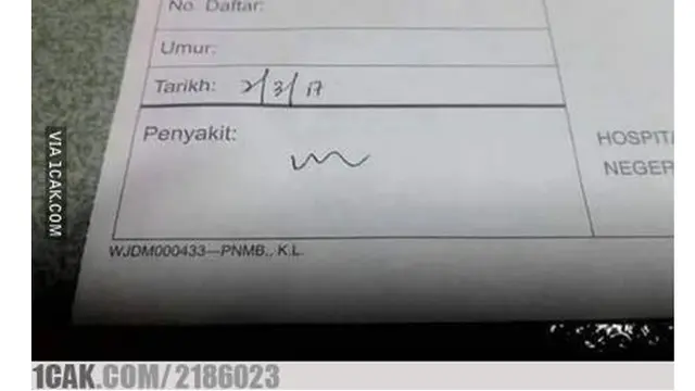 6 Tulisan Resep Dokter Ini Bacanya Bikin Geregetan